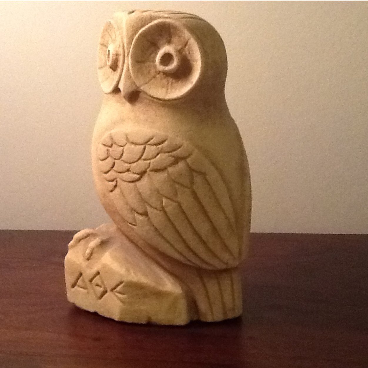 Passionate about owls, History, French films & Greek islands.