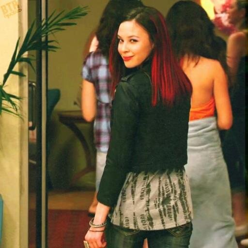 Sup I'm Lucy or Lulu. I'm America's Pop Princess. I'm also on Star-Crossed. I will never be James's. Love my fans!