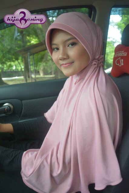 EkaHijabbening's profile picture. Terlahir dari kampung Ende,NTT