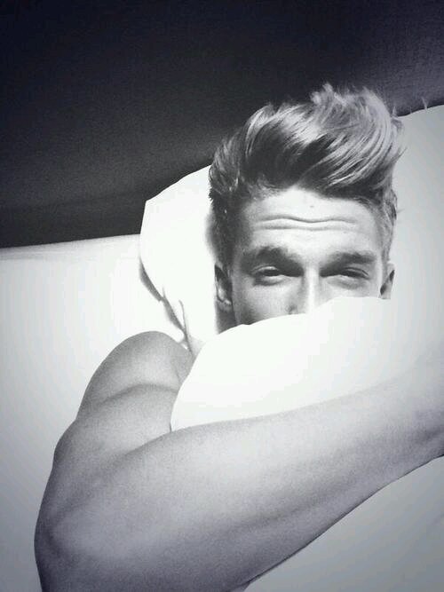 SuperBeachKiddo's profile picture. Pretty isn't everything you punk ass