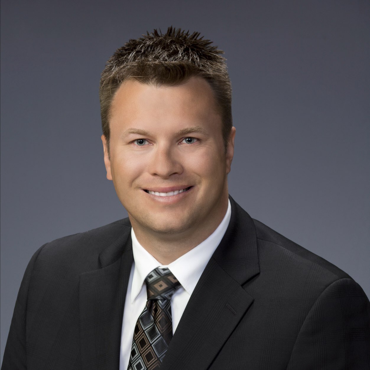 Regional Managing Partner and Business Advisor at MNP LLP - Calgary, Father of 3, Hockey, Golf, Baseball.