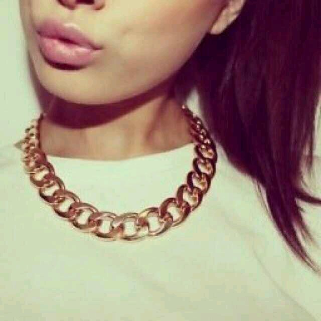 Posting the best shoes, clothing, jewelry &  accessories that every girl needs