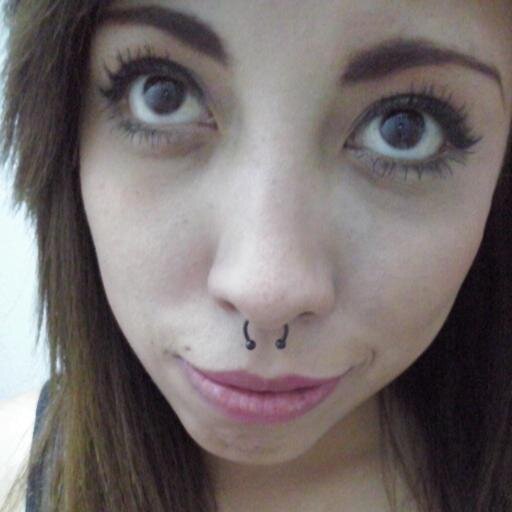 Hay 3 formas de vivir: La correcta,la incorrecta y la MIA!                One life HARDCORE.