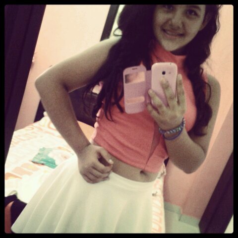 vive tu vida que de la mia me encargo yo...Sigueme y te siguo :*