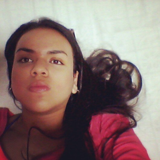 LauriOsher's profile picture. La vida es tan corta y el oficio de vivir tan difícil, que cuando uno empieza a aprenderlo, ya hay que morirse. Ernesto Sabato.