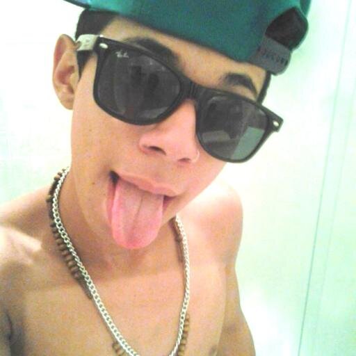 ♛ Ele é gato ? Ele é gostoso? Ele é perfeito né? Mais é todo meu! tira o olho! Ribas você é tudo pra mim te amo Eternamente \ Duda Ribeiro aqui  ♛  ☮