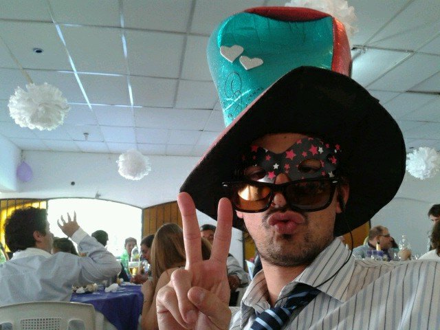 flavico80's profile picture. Si estoy de incógnito acá, es porque toda mi familia esta en Facebook. Negro, tatengue y progresista. Messianico