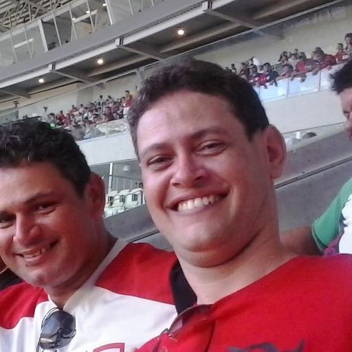 Mas aquela pequena dor, que seja ódio, ou que seja amor
Passará