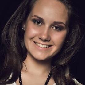 Modelo, atriz, humorista, apresentadora, repórter, ex-BBB, cantora e tudo uma puta de uma mentira .                   https://t.co/VOBSUiu8PP