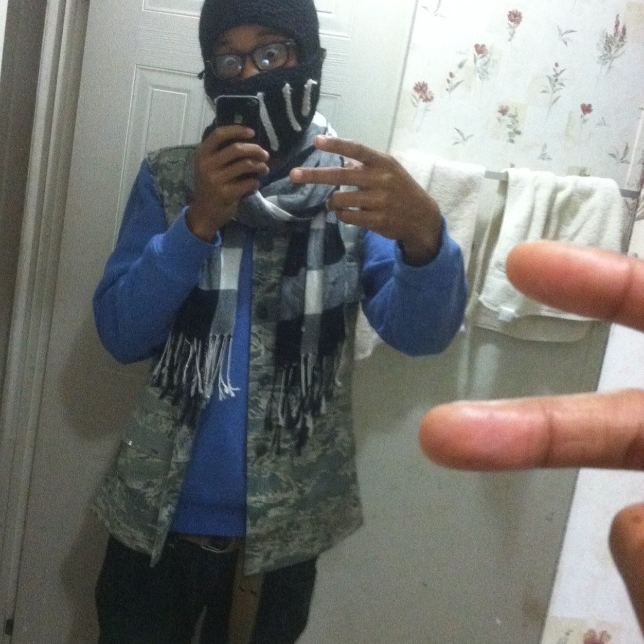 4th brother of the @OriGinalTNBz Junior at SCHS #iSkate #iDance I have more followers on @instagram --- prodigy_child