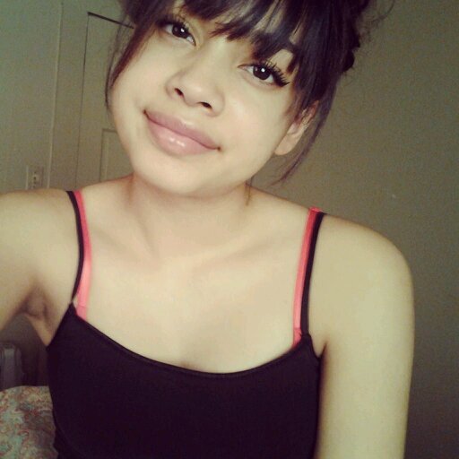 Clarise_xo26's profile picture. |14| |Chicago| honeymoonave 112612. singing is everything. be diff.