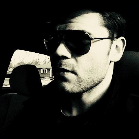 I cohost a gaming show. I roast without relent.

I guitar and audio in Nashville, TN