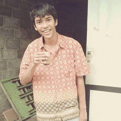 jalan-jalan kekota mesir,,,jangan lupa beli sisir,,,kalo inoo lagi nyisir,,,cwe-cwe pada naksir, :D
