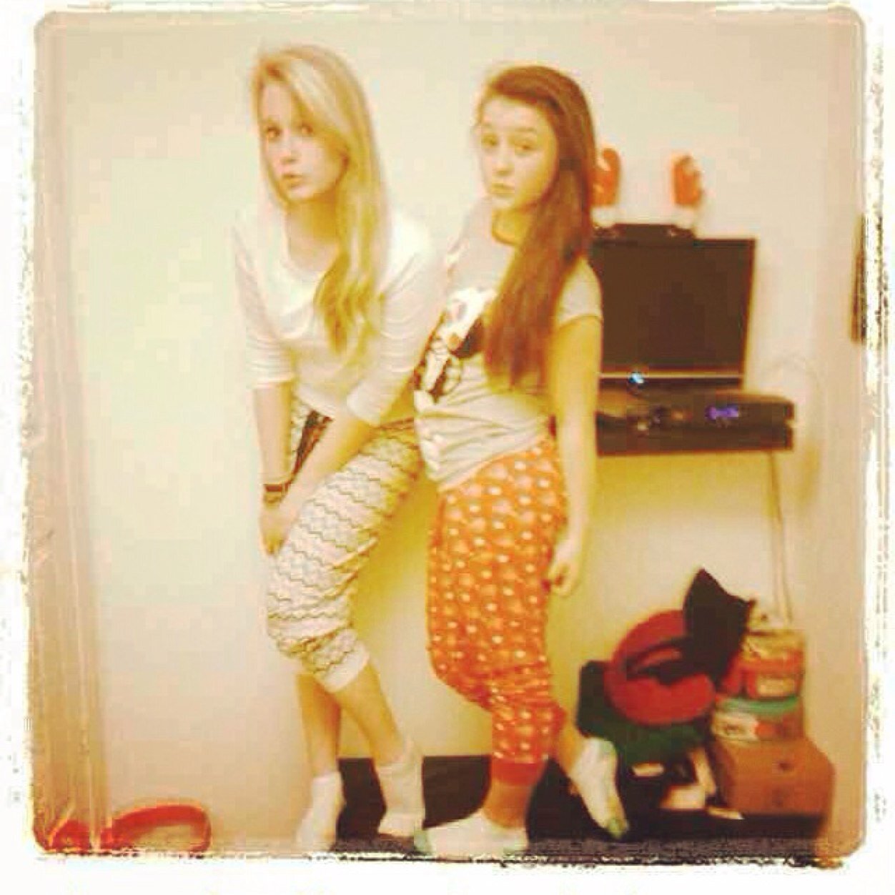 Hi i am charlie i am 14 years old i love onedirection,littlemix and nicholas mcdonald xxxx