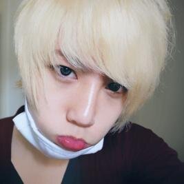 ไม่มีอะไรมากครับ ถ้าอยากรู้จักก็ฟอลมาครับ ผมไม่เรื่องมาก ผมก็แค่อยากมีเพื่อนคุยก็แค่นั้น!