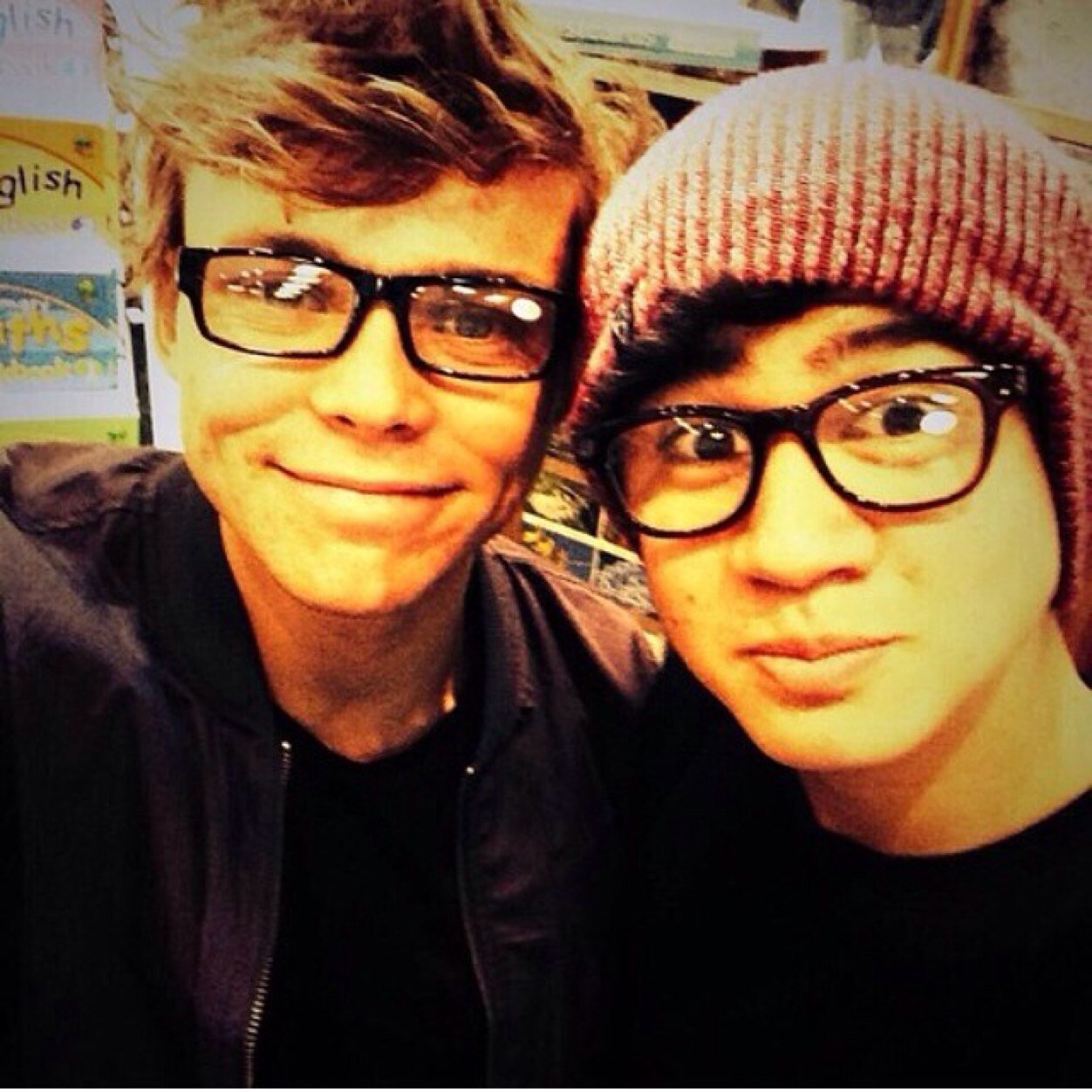pls follow @bizzlety bc goals since i gave u a ff!(: