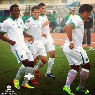 ‏سعادتي واكسجيني اننتم ي اهل الفلوو #الاهلي.                     PIN:25BD0DAE