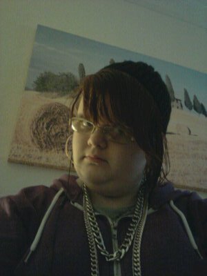 HEY!, my name's Sammy I like amine art. I'm someone who loves drawing!! And i love music to bits!!!!! Please follow I follow back xxxx