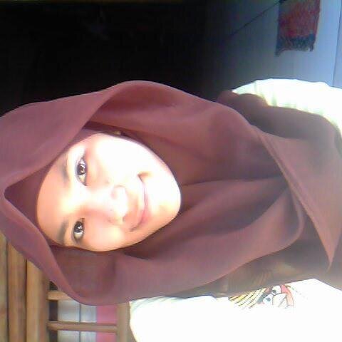 Tuti_alawiyahh's profile picture. MUTA @mayavikerz @ulfah140399 @tuti_alawiyahh @sitialiyamuta | islam | smpn 2 pasawahan | 10 september 1999