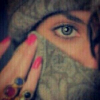 ‏لا ترهق نفسك بالوفاء ف   الجميع  ملاعين والدين :/