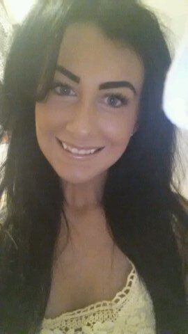 19f44e7182d64c3's profile picture. live...laugh...love