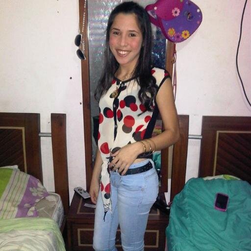 estudiante de enfermería, me encanta la música, amo a mi familia