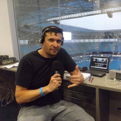 Narrador, repórter e comentarista esportivo. Apresentador do Programa A Hora e a Vez do Esporte nas terças e quintas-feiras das 19 as 20 horas pela Clic Rádio.