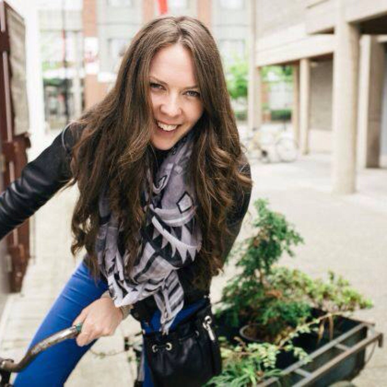 Islander in the city and true westcoaster. Passion for the great outdoors, Canada, and the minutiae of HR. Find me brunching, biking or just climbing rocks.