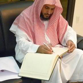ترجمة تغريدات الشيخ عبد العزيز الطريفي إلى الالمانيه 
Übersetzung der Twitts von Sheik Altarefe ins Deutsche . http://t.co/b7Bwg7Yju6