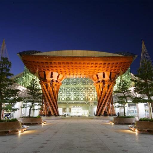 金沢新聞 http://t.co/YryWSXsFbr 金沢の観光情報と街ネタを発信するネット上の架空新聞社。フォロワーの #金沢 のつぶやきはリツイート。相互フォロー募集中。自動フォロー返し。