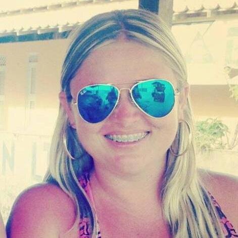 Estudante do 5° Período Serviço Social,  apaixonada pela vida que sempre mim surpreende a cada amanhecer.