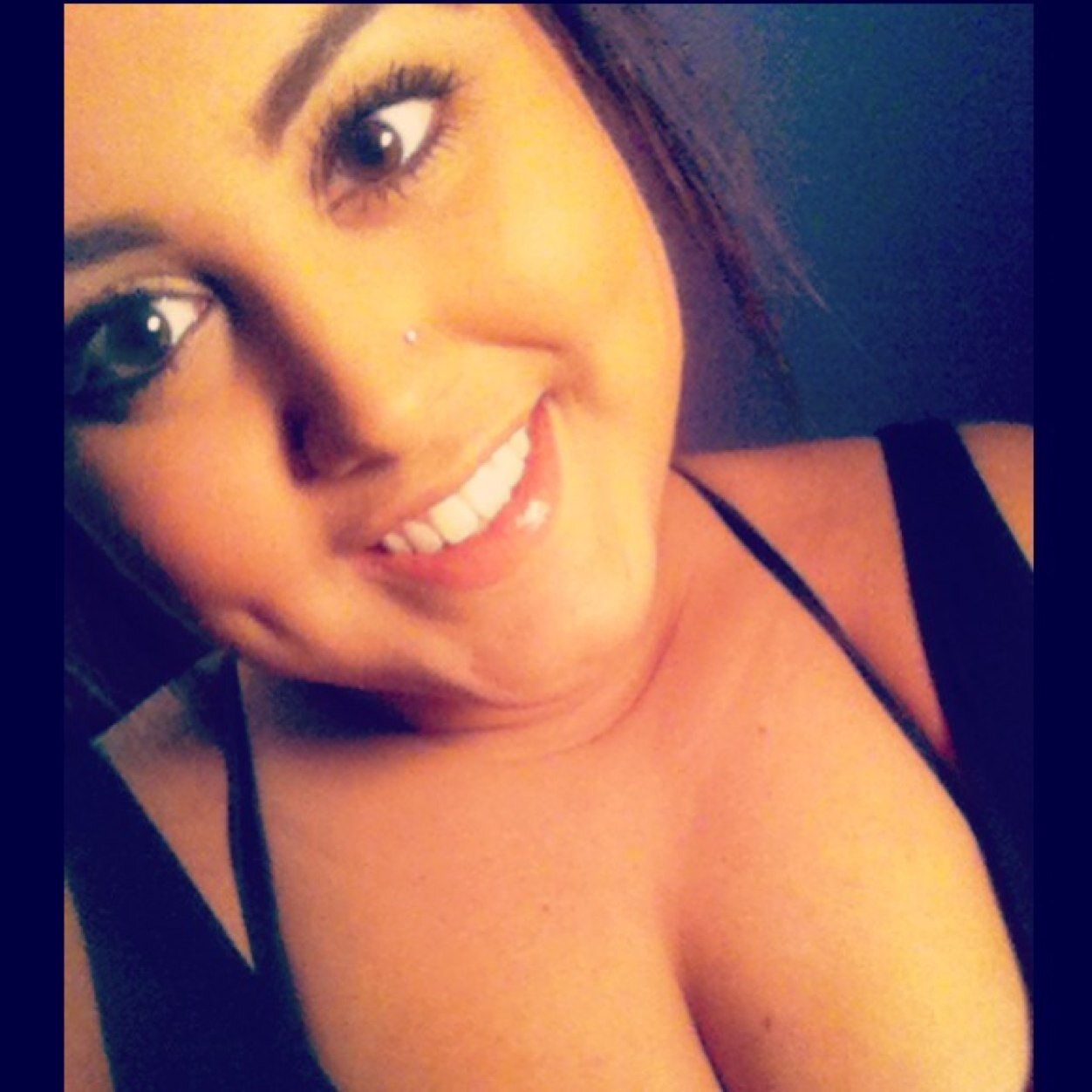 laurakhan45's profile picture. :)