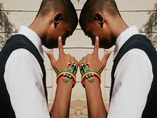 Chilled Guy_ IFollow Back Ya Bish...Love HipHop* Hockey Soccer...I'm straight Forward Yeah...Instagram @Dylan_GoodKid