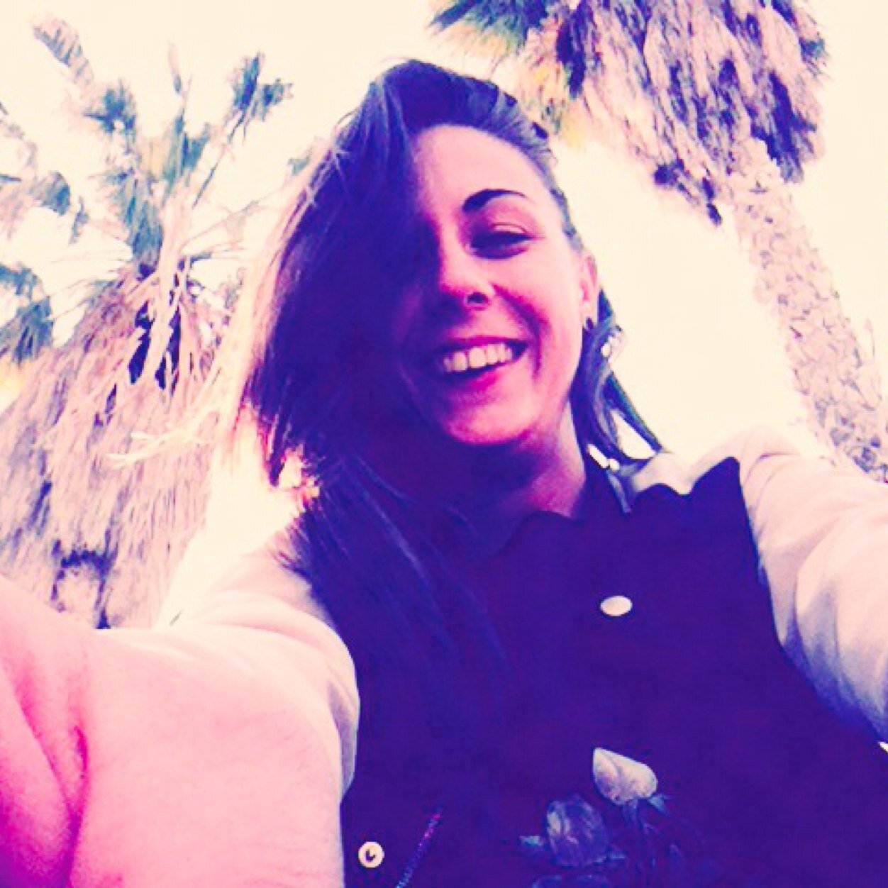 Sigue disfrutando lo que lo días te ofrecen sin usar el tipes permanente :) 7  sevena , Roble)'S !