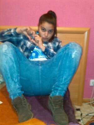 FunesxD's profile picture. Mientras los días me pintan de blanco y negro Yo sonrió de colores & disfruto mi vida!!. n__n ? :D.                   !! Siempre vivo la vida a mi manera ^^