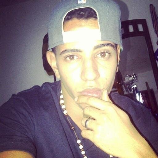 ♫♪ Fred V. Felipe conocido como Marion Phillie  // Cantautor Urbano // Sin corona soy un Rey!! Follow me IG: ElReyFelipe26