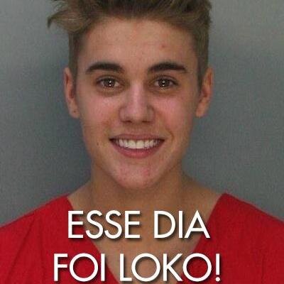 amo futebol, amo o justin bieber, amo vodka, aliás amo tudo eu só tenho amor no coração, mentiraaa eu sou o 'ÓDIO' em pessoa! haha