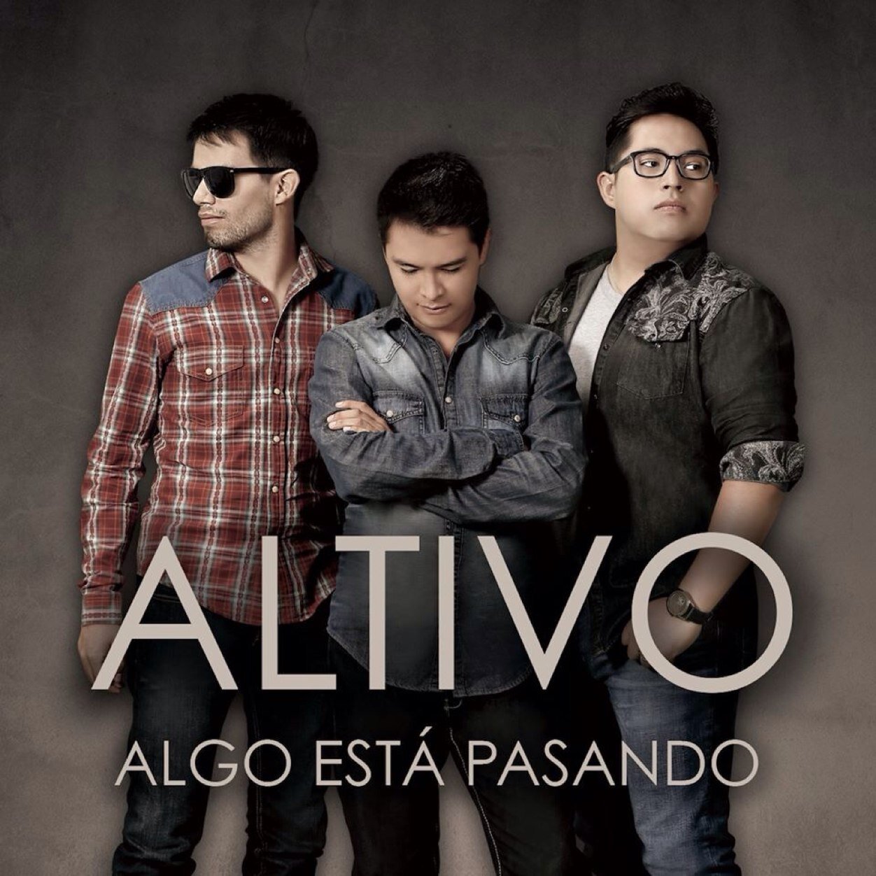 Algo Está Pasando! Siguenos en Twitter e Instagram como @AltivoMx en Youtube y Facebook como Altivo Music. Disco en: Spotify, iTunes, Google Play, etc.