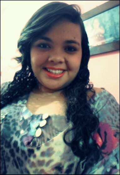 ClaudiaRodrigues ;21 aninhos;Pisciana;Genio Ruiin mais la no fundo so uma Otimaa garotaaa 
A.P.A.I.X.O.N.A.D.A (=