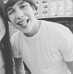 Austin Mahone 20/3/13 5:50pm best moment of my life.