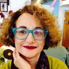 thelisamayer's profile picture. #contentmarketing #b2B, #booklover, cat person but cheats with doggies, #felinefriday, #café denizen, #pottery person, anglophile and 5th generation #Chicagoan