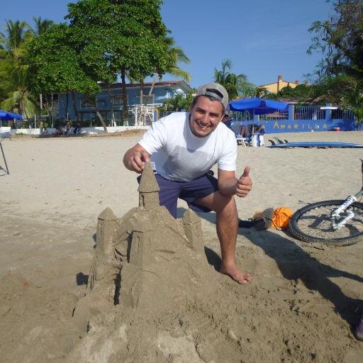 Ingeniero Civil Universidad de Costa Rica. Apasionado de los deportes, LDA, Boca, Milán