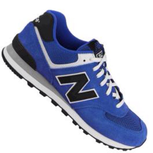 Todo el equipamiento deportivo de tus marcas preferidas Nike, Adidas, Lacoste, Converse, NB, Asics, JOMA, etc. al mejor precio de la red. Envíos MRW 24 horas.