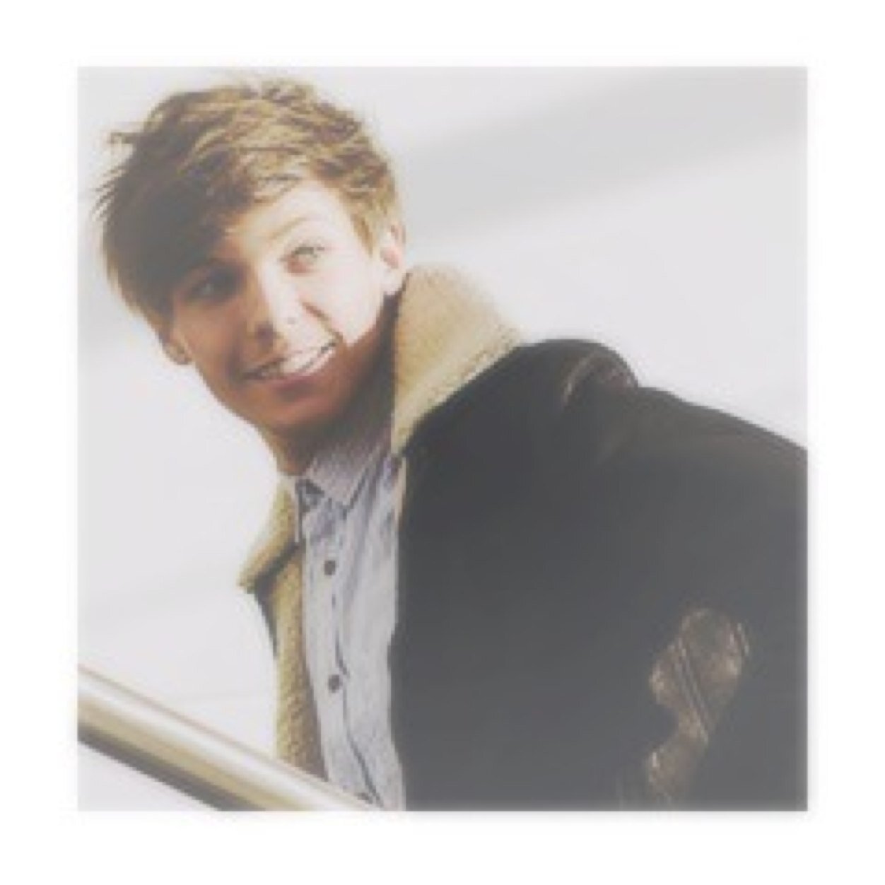 Follow @harryrideslouis thanks friend