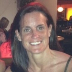 Director of Corporate Marketing @BlueConic. Wife, daughter, friend, identical twin, runner, and a lover of dogs, cocktails and reality TV.