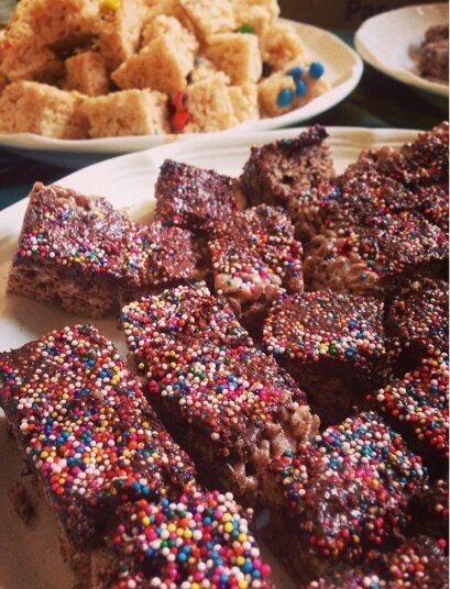 CatCrispies's profile picture. We make all of your favorite flavors of rice crispy treats! Find us on instagram @catamountcrispies