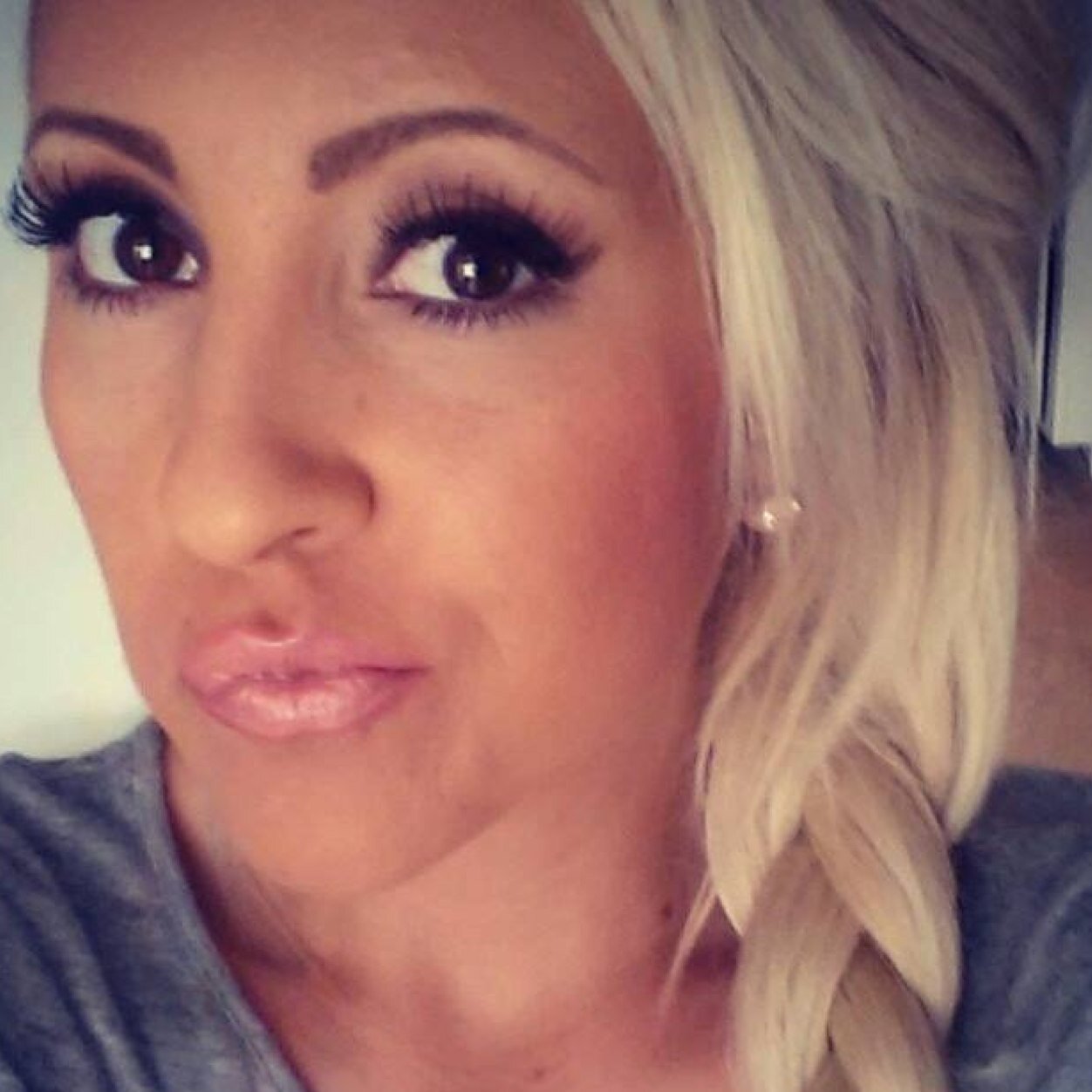 HeidiS21's profile picture. Lover of the Paranormal, Storm chaser fan #neverstopchasing #GAC #Teamsexy #Sassy7 you know who you are