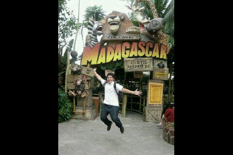 Rizky Tsaunauval B.