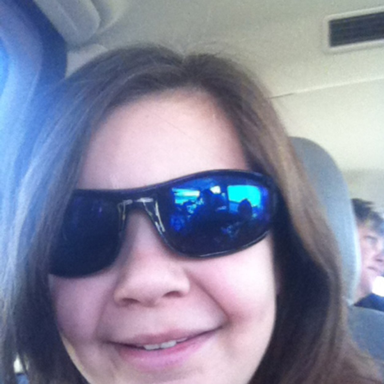 I am 10 my name is delanie my best friends are Cheyenne and Anessa
