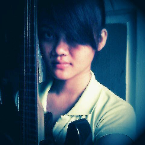 vokalis di sarana band_